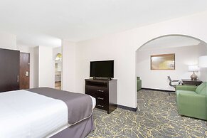 AmericInn by Wyndham Delafield-Waukesha-Milwaukee
