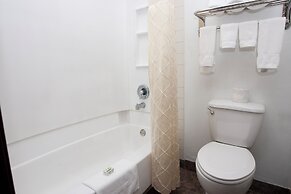 AmericInn by Wyndham Delafield-Waukesha-Milwaukee