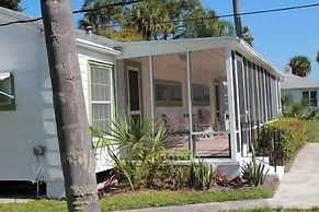Indian River Lagoon Waterfront Cottages