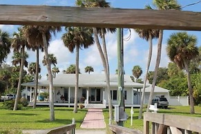 Indian River Lagoon Waterfront Cottages