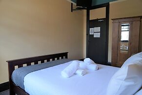 Sir Joseph Banks Hotel