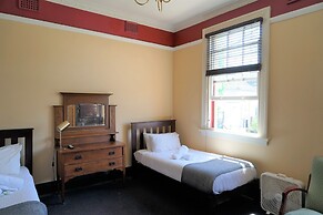 Sir Joseph Banks Hotel