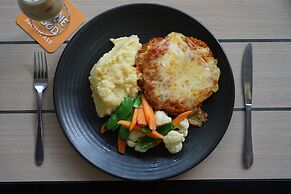 Sir Joseph Banks Hotel