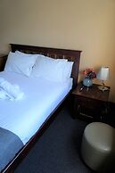 Sir Joseph Banks Hotel