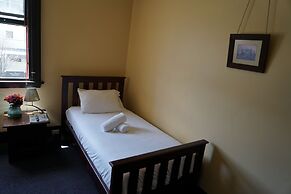 Sir Joseph Banks Hotel