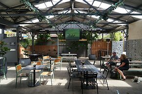 Sir Joseph Banks Hotel