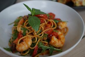 Sir Joseph Banks Hotel