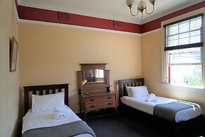 Sir Joseph Banks Hotel