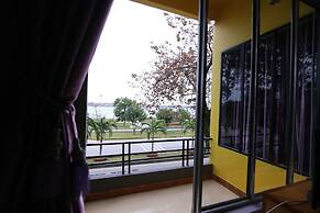 Geminai Hotel & Cafe