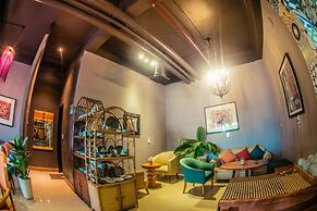 Geminai Hotel & Cafe