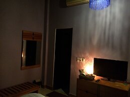 Geminai Hotel & Cafe