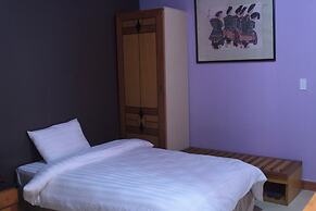 Geminai Hotel & Cafe