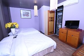 Geminai Hotel & Cafe