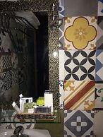 Geminai Hotel & Cafe