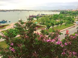 Geminai Hotel & Cafe