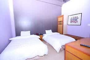 Geminai Hotel & Cafe