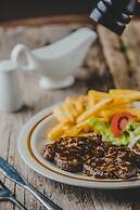 Geminai Hotel & Cafe