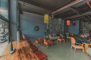 Geminai Hotel & Cafe