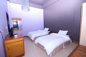 Geminai Hotel & Cafe