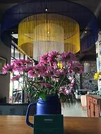 Geminai Hotel & Cafe