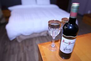 Geminai Hotel & Cafe