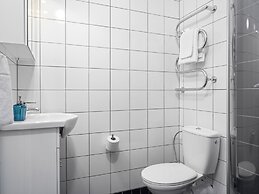 Part-Time Home Hotel Rotebro Station