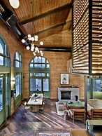 Cavalry Court, by Valencia Hotel Collection