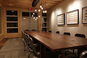 Cavalry Court, by Valencia Hotel Collection