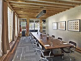 Cavalry Court, by Valencia Hotel Collection