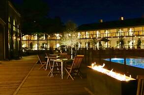 Cavalry Court, by Valencia Hotel Collection