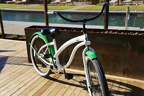 Cavalry Court, by Valencia Hotel Collection