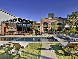 Cavalry Court, by Valencia Hotel Collection