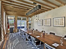 Cavalry Court, by Valencia Hotel Collection