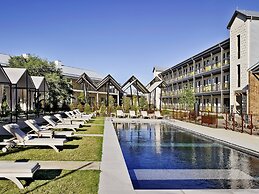 Cavalry Court, by Valencia Hotel Collection