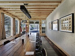 Cavalry Court, by Valencia Hotel Collection