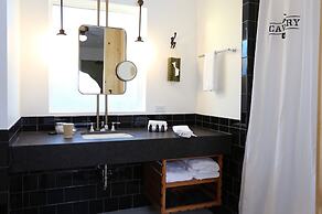 Cavalry Court, by Valencia Hotel Collection