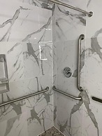 Americas Express Inn