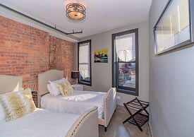 Deedee's Apartments - Lofts at Grove