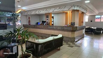 Victoria Plaza Hotel