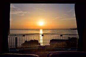 Fontaine Bleau Atami