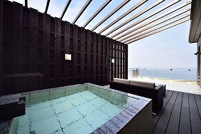 Fontaine Bleau Atami