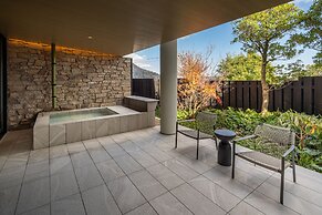 Fontaine Bleau Atami