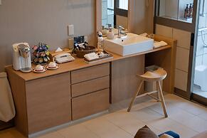 Fontaine Bleau Atami