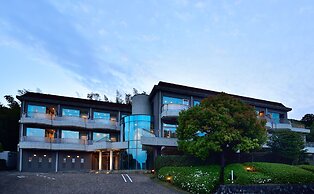 Fontaine Bleau Atami