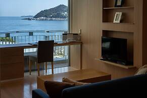 Fontaine Bleau Atami