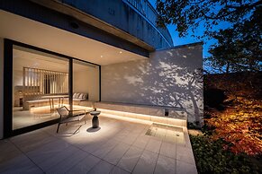 Fontaine Bleau Atami