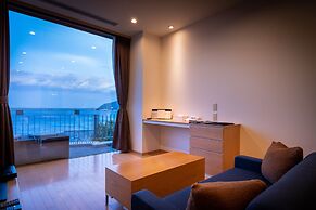 Fontaine Bleau Atami