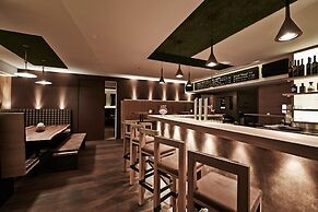 ARX Hotel & Restaurant