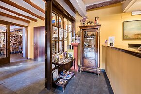 Hotel & Restaurant Cal Llop