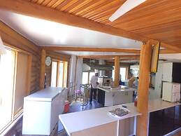 Trackers Safari Lodge Bwindi